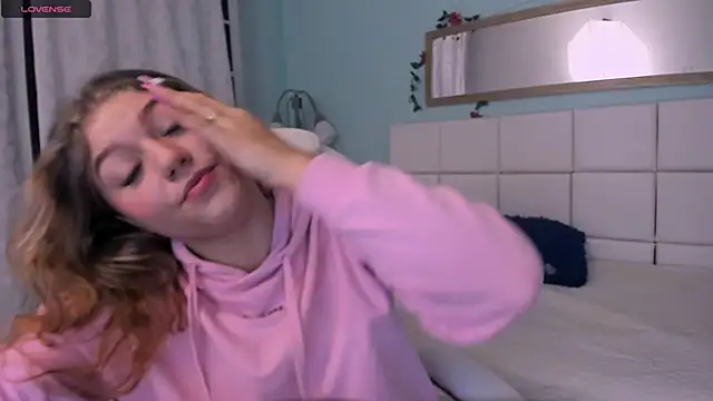 alaia greyy online show from 28, 2, 2025