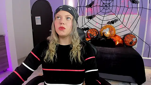 alaia greyy online show from 15, 10, 2025