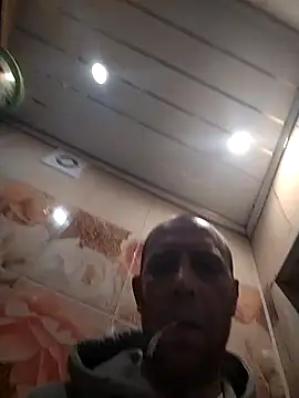 Snapshot of MaxDevilWhite chatting on 8, 11, 2025 MaxDevilWhite online show from 8, 11, 2025