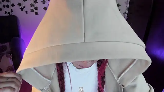 saray  jones online show from 12, 9, 2025