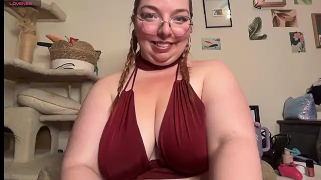 Snapshot of curvycate127 chatting on 4, 6, 2026 curvycate127 online show from 4, 6, 2026