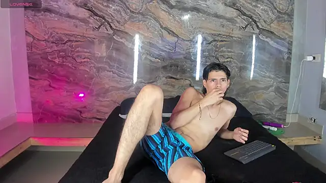 Snapshot of Martshall09 chatting on 28, 1, 2025 Martshall09 online show from 28, 1, 2025