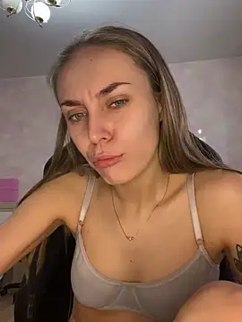 White Lu online show from 15, 2, 2025