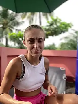 White Lu online show from 28, 9, 2025