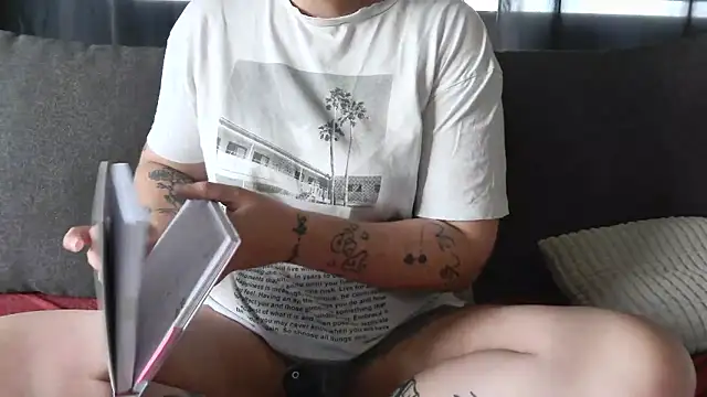 bunnyfox420 online show from 29, 4, 2026