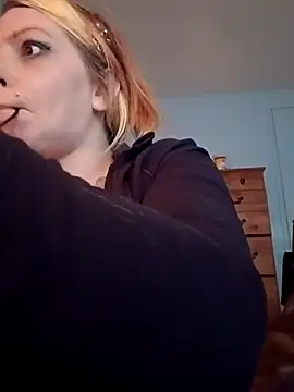 barbieinbondage7 online show from 23, 4, 2026