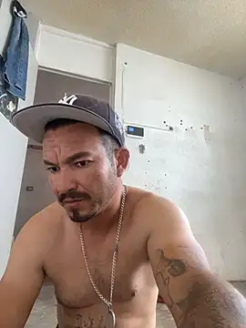 Snapshot of paullliliu chatting on 9, 7, 2026 paullliliu online show from 9, 7, 2026