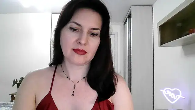 Victoria Glam online show from 19, 3, 2025