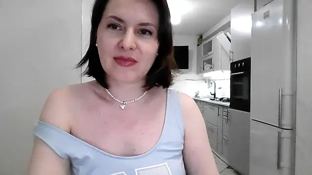 Victoria Glam online show from 28, 11, 2025