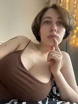 Molli Luv online show from 6, 3, 2026