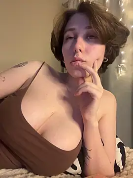 Molli Luv online show from 6, 3, 2026