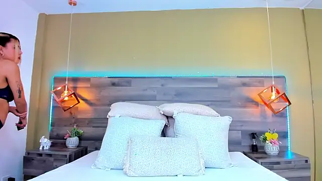 MeganCrow online show from 10, 3, 2025