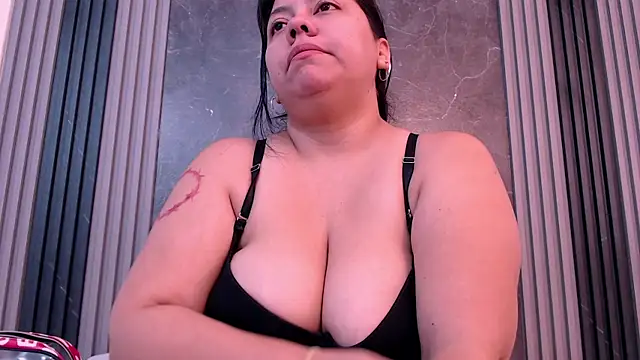 AmmyPike1 online show from 9, 9, 2025