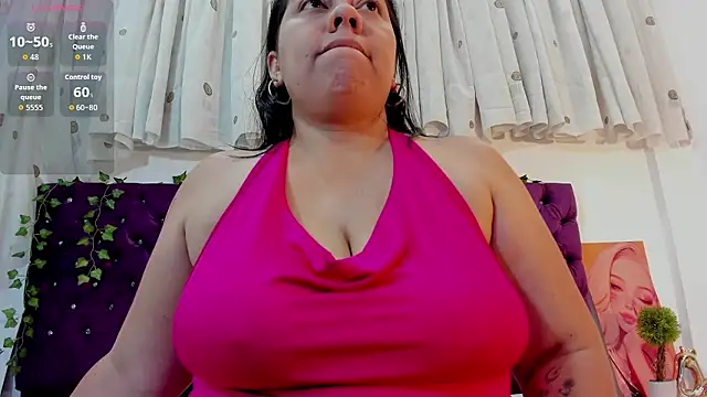 AmmyPike1 online show from 6, 3, 2026