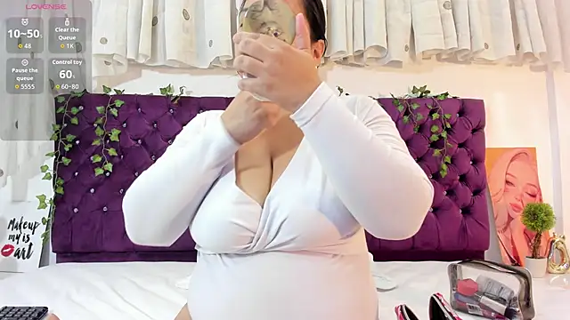 AmmyPike1 online show from 8, 3, 2026