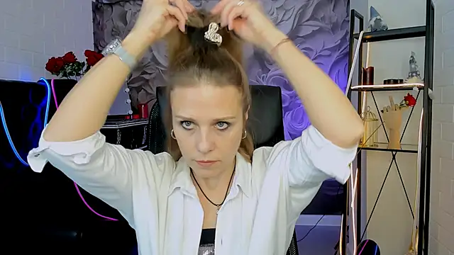 EmiliaBedy online show from 5, 3, 2025