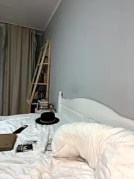 bunnythetailor online show from 15, 10, 2025