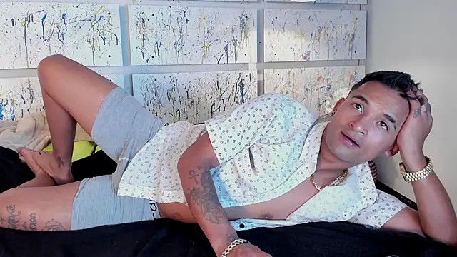 Nikki and Mayk online show from 21, 3, 2025