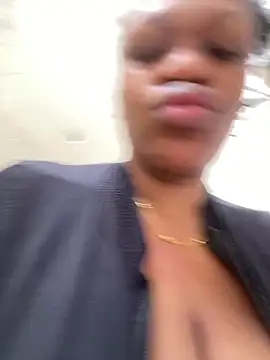 Boneca25 online show from 24, 11, 2025