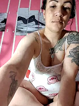 Snapshot of annyevans_1 chatting on 23, 11, 2025 annyevans 1 online show from 23, 11, 2025