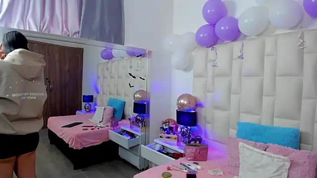 Ariana rouse online show from 6, 11, 2025