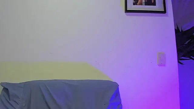 vicky  skinny 1 online show from 8, 3, 2025