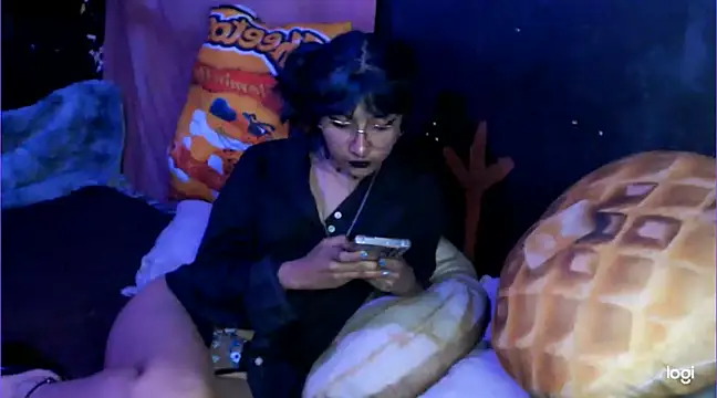 Snapshot of Sharkyu1 chatting on 6, 3, 2025 Sharkyu1 online show from 6, 3, 2025