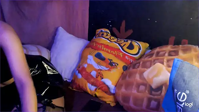 Snapshot of Sharkyu1 chatting on 11, 3, 2025 Sharkyu1 online show from 11, 3, 2025