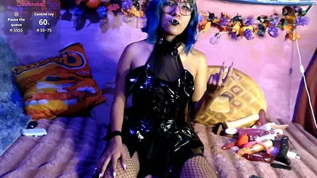 Snapshot of Sharkyu1 chatting on 16, 10, 2025 Sharkyu1 online show from 16, 10, 2025