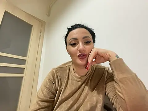 RaisaSalvi online show from 2, 2, 2025