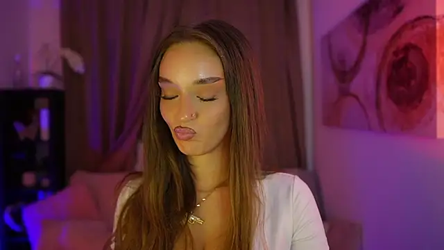 Clara Nia online show from 14, 9, 2025