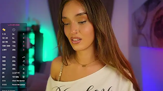 Clara Nia online show from 15, 10, 2025