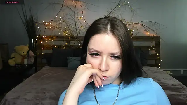 Alikka Shykitty online show from 13, 3, 2025