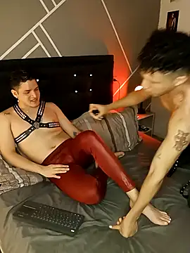 Snapshot of AngeloColleen chatting on 8, 10, 2025 AngeloColleen online show from 8, 10, 2025