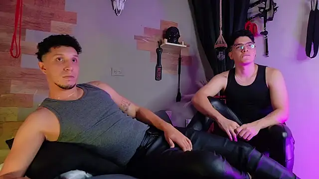 Snapshot of AngeloColleen chatting on 28, 11, 2025 AngeloColleen online show from 28, 11, 2025