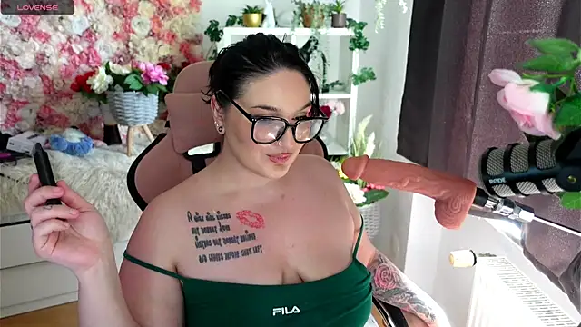 Snapshot of Jinyxx3 chatting on 5, 5, 2026 Jinyxx3 online show from 5, 5, 2026