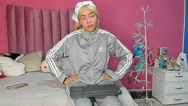 asami kimi online show from 15, 2, 2025