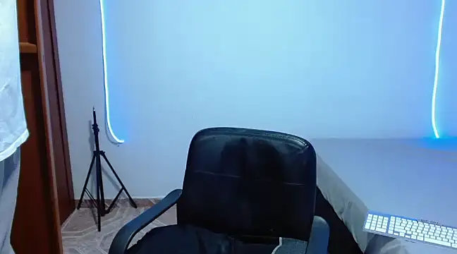 H3ll B0I online show from 7, 3, 2025