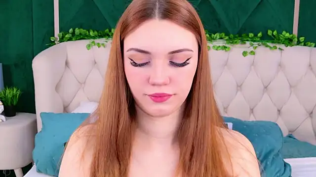 Ariadna Holder online show from 1, 3, 2025