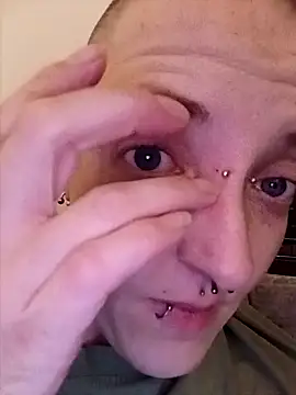 Astrid-Gilbert online show from 3, 2, 2025