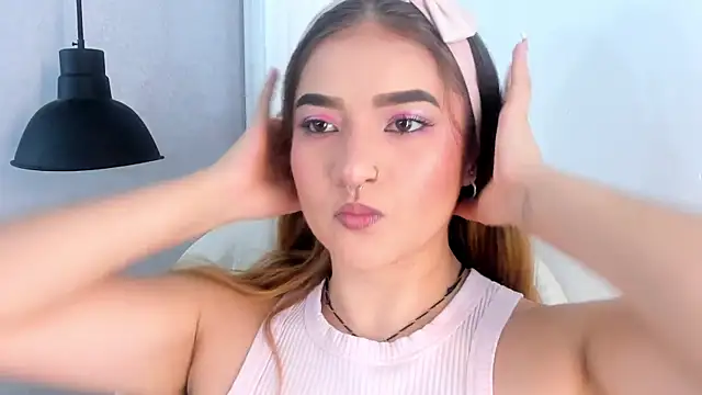 Shanntal  online show from 9, 10, 2025