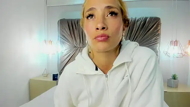 zoe taylorr1 online show from 26, 2, 2025