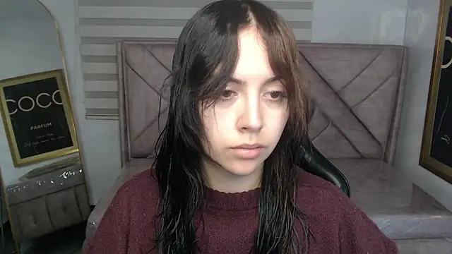 Snapshot of Hela_v chatting on 5, 5, 2026 Hela v online show from 5, 5, 2026
