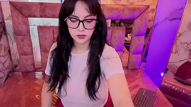 Hela v online show from 6, 7, 2026