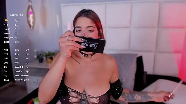 Hanna Vasquez online show from 12, 2, 2025