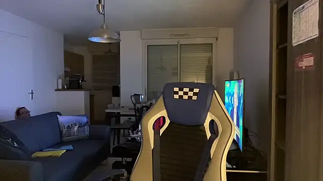 Funnyjul31 online show from 21, 3, 2025