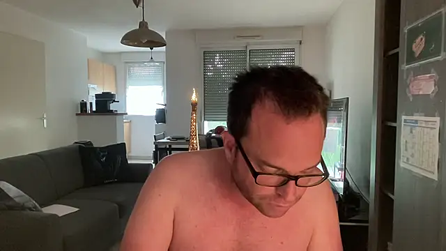 Funnyjul31 online show from 22, 4, 2026