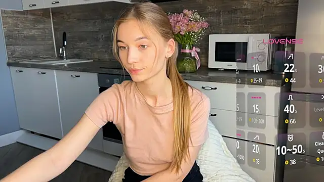 Snapshot of maria_plaudice chatting on 13, 3, 2025 maria plaudice online show from 13, 3, 2025