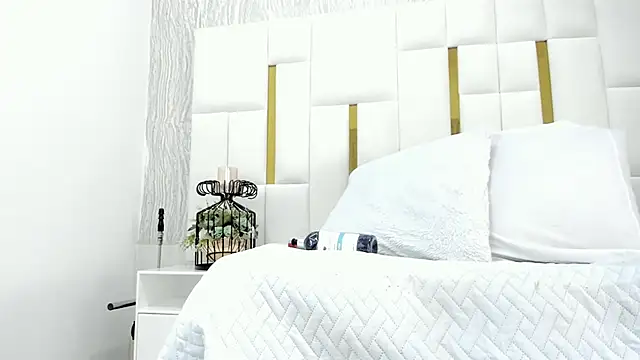 violet gray  online show from 16, 3, 2025