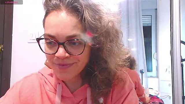 Snapshot of Ju-Hot chatting on 21, 1, 2025 Ju-Hot online show from 21, 1, 2025